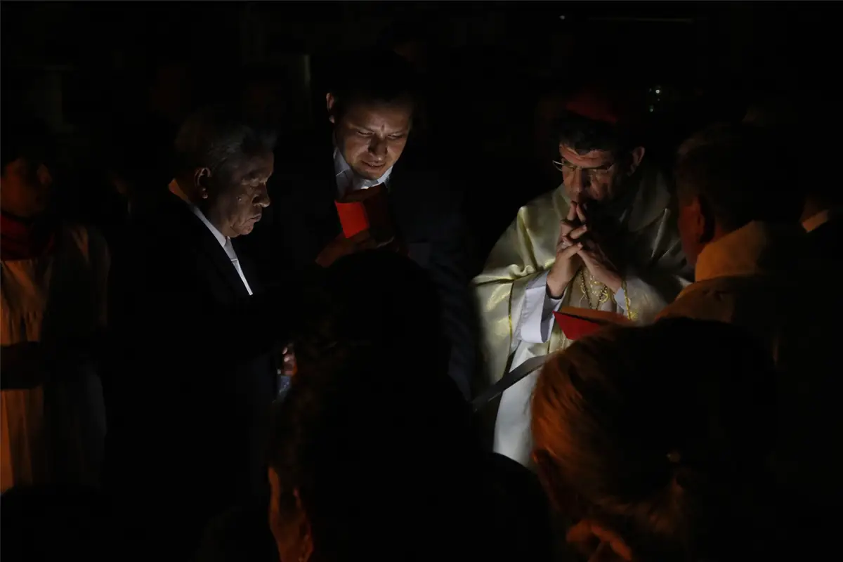 Solemne Vigilia Pascual durante la noche del Sábado de Gloria
