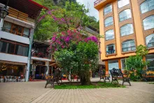 Calles y hoteles de Aguas Calientes en Machu Picchu Pueblo | Cocatambo