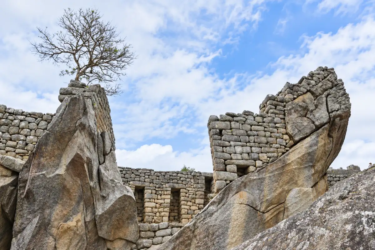 Templo del Cóndor en Machu Picchu | Cocatambo