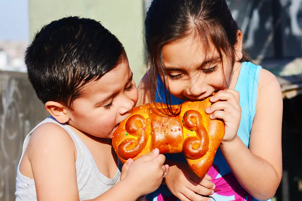 Pan compartido en familia | Cocatambo