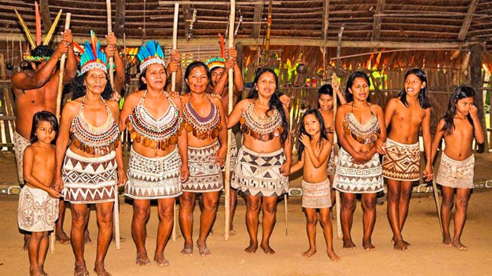 Traje típico de la cultura Bora