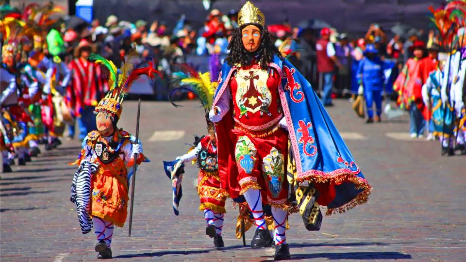 Danza Qara Chuncho en la virgen del Carmen de Paucartambo