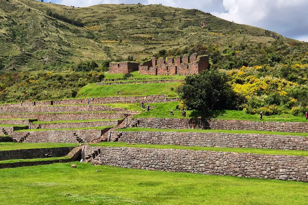 Zona monumental de Tipón | Cocatambo